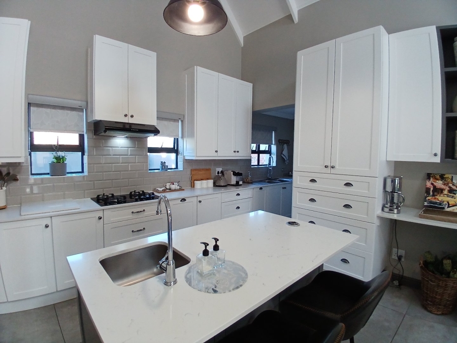 2 Bedroom Property for Sale in Hartenbos Central Western Cape